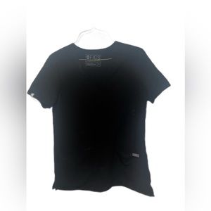 Women’s 3 pocket figs top!